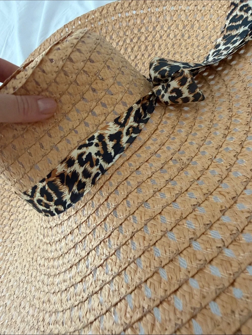 Wide-Brim Straw Sun Hat with Leopard Bow - Tan